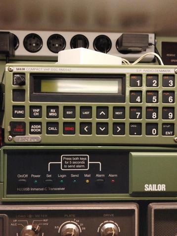 Sailor RM2042 VHF & H2095B Inmarsat-C Transceiver beschikbaar voor biedingen