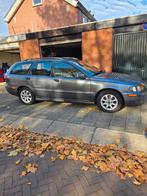 Volvo V40 1.8 2001 Grijs, Auto's, Volvo, Voorwielaandrijving, 65 €/maand, 4 cilinders, Cruise Control