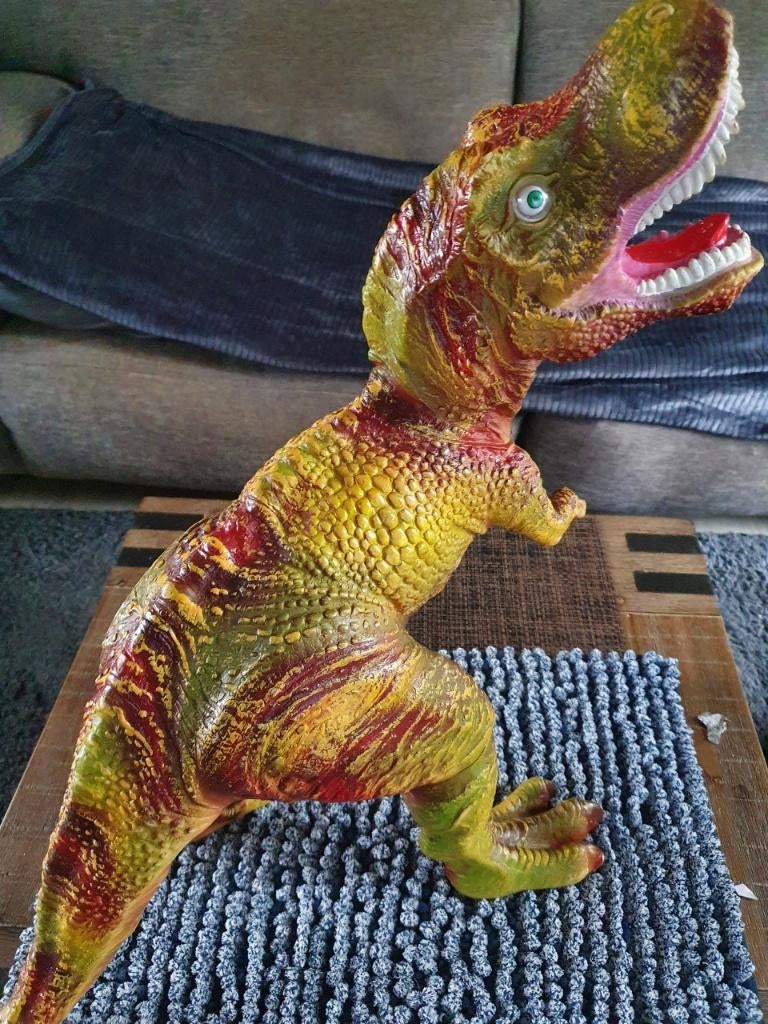Prachtige heel grote JurassicPark legendarische T REX, Verzamelen, Beelden en Beeldjes, Zo goed als nieuw, Fantasy, Ophalen of Verzenden