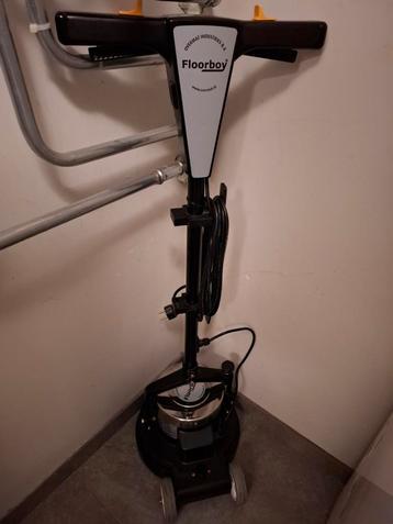 Floorboy met borstel en boen/schuurpads beschikbaar voor biedingen