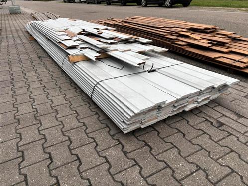 Verschillende restpartij meranti channelsliding | 18x115 mm, Tuin en Terras, Palen, Balken en Planken, Nieuw, Planken, 250 cm of meer