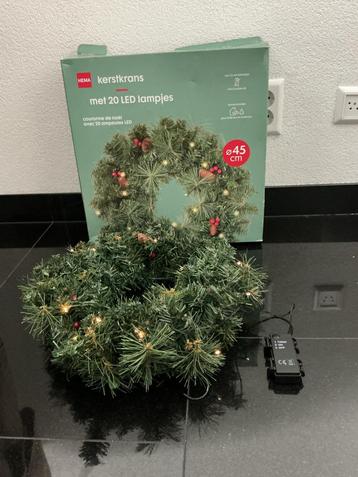 Kerstkrans met verlichting. beschikbaar voor biedingen