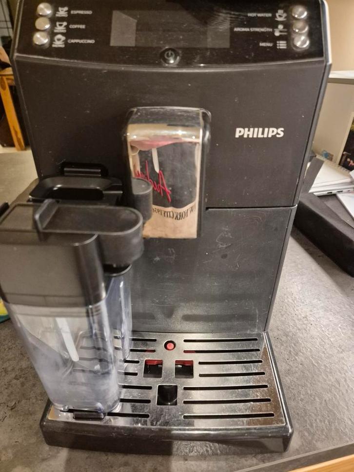 Koffiemachine voor koffiebonen - Philips EP3550, Witgoed en Apparatuur, Koffiezetapparaten, Gebruikt, Koffiebonen, Koffiemachine