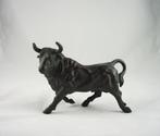 Nieuw verbronsd kunst beeld stier / rund., Antiek en Kunst, Ophalen of Verzenden