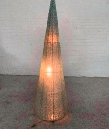 Lamp brutalist Franse jaren 70 glas scherven piramide lamp. beschikbaar voor biedingen