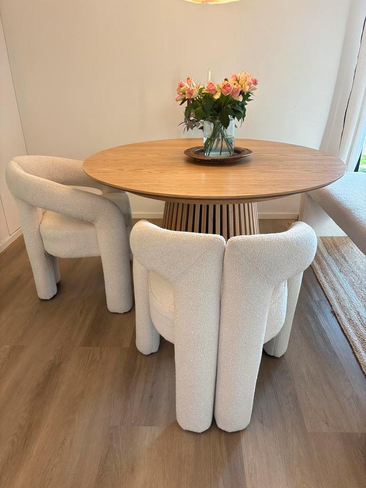 2xwitte eetkamerstoelen bouclé afneembare en wasbare hoes, Huis en Inrichting, Stoelen, Zo goed als nieuw, Twee, Stof, Wit, Ophalen
