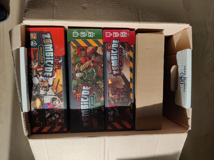 Zombicide Bordspellen Set, Hobby en Vrije tijd, Gezelschapsspellen | Bordspellen, Zo goed als nieuw, Een of twee spelers, Drie of vier spelers