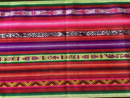 Uit Peru tafelloper, uit wereldwinkel, Huis en Inrichting, Tafelkleden, Zo goed als nieuw, Rechthoek, Ophalen of Verzenden
