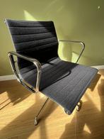 Vitra Eames EA108 Zwart Hopsak, Huis en Inrichting, Stoelen, Ophalen, Zwart, Design, Zo goed als nieuw