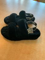 UGG OH YEAH BLACK sandalen / slippers maat 37, Ophalen of Verzenden, Zwart