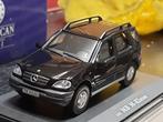 Prachtige Mercedes ML.  Model in nieuw in vitrinebox. Model, Hobby en Vrije tijd, Modelauto's | 1:43, Nieuw, Overige merken, Auto