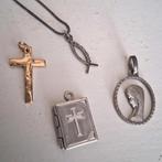 Religie ketting hanger crucifix ( goud ?)  bijbel medaillon, Ophalen of Verzenden, Gebruikt, Goud, Kruis of Symbool