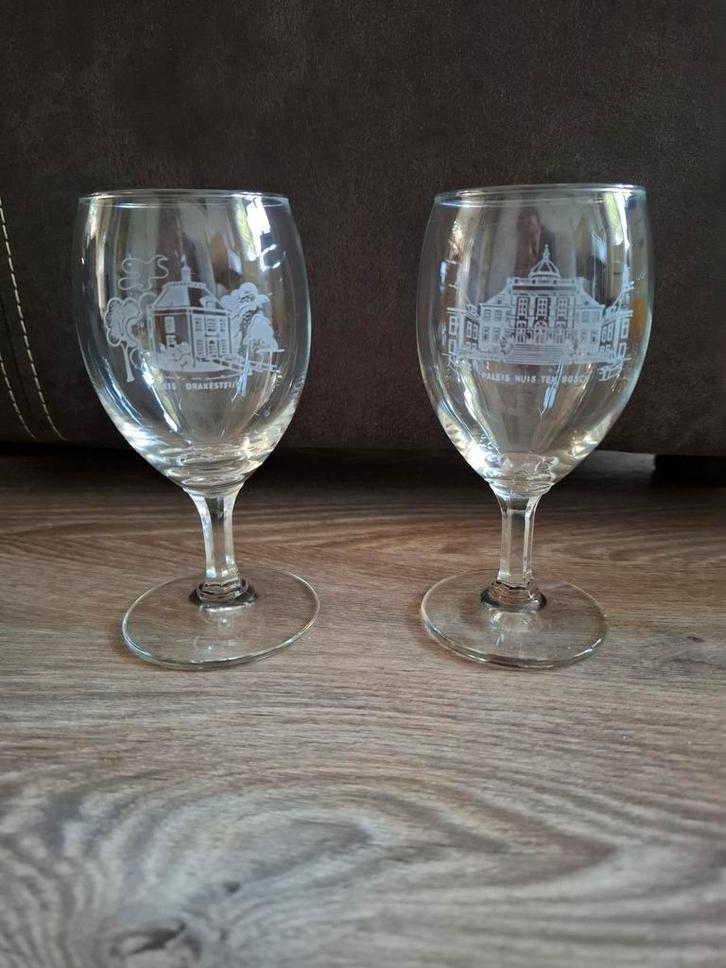 Glazen met paleizen er op, Verzamelen, Glas en Borrelglaasjes, Zo goed als nieuw, Overige typen, Ophalen of Verzenden