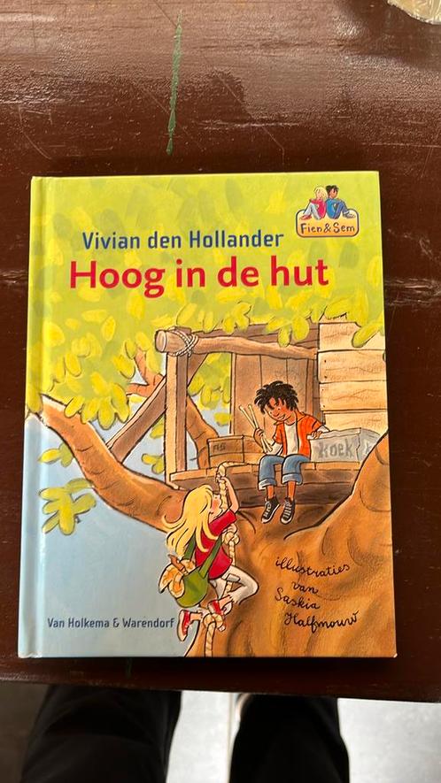 Vivian den Hollander - Hoog in de hut, Boeken, Kinderboeken | Jeugd | onder 10 jaar, Zo goed als nieuw, Ophalen of Verzenden