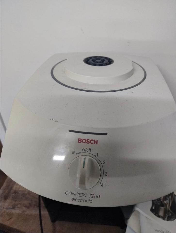 Bosch MUM 7200 keukenmachine motorblok, Witgoed en Apparatuur, Keukenmixers, Gebruikt, 4 liter of meer, 3 snelheden of meer, Ophalen of Verzenden