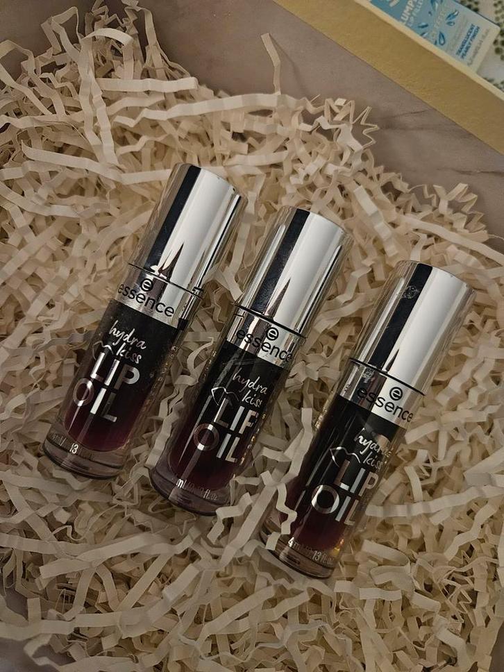 3x Essence Hydra Kiss Lip Oil - Midnight Mystery, Sieraden, Tassen en Uiterlijk, Uiterlijk | Cosmetica en Make-up, Nieuw, Make-up