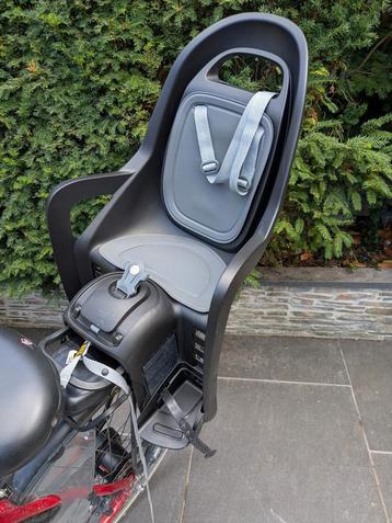 Polisport fietsstoeltje z.g.a.n. vaste prijs € 20,- beschikbaar voor biedingen