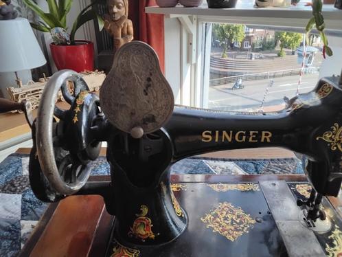 100 jaar oude singer naaimachine, Antiek en Kunst, Antiek | Naaimachines, Ophalen of Verzenden