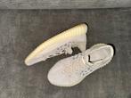 Yeezy 350 v2 Slate Bone - Maat 44 2/3, Kleding | Heren, Schoenen, Ophalen of Verzenden, Zo goed als nieuw, Wit, Sneakers of Gympen
