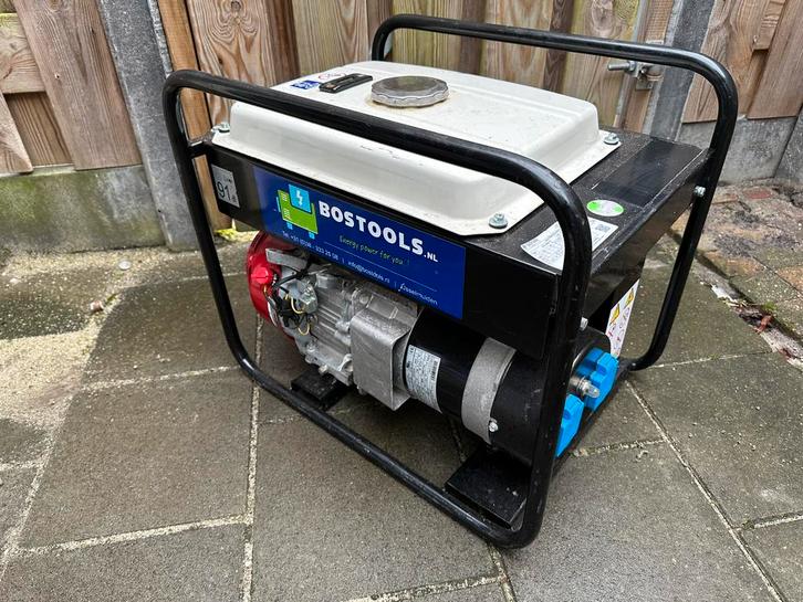 Generator 2800W, Doe-het-zelf en Verbouw, Aggregaten, Zo goed als nieuw, Benzine, Minder dan 5 kVA, Ophalen