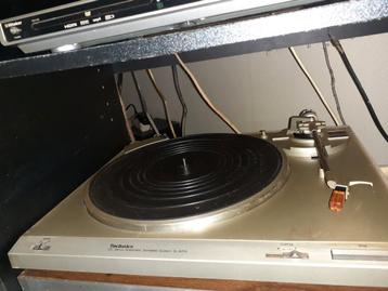 Technics DC Servo Automatic Turntable System Sl-B210 beschikbaar voor biedingen