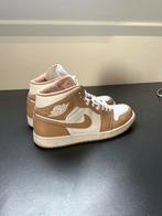 Nike Jordans mid tan white, Kleding | Heren, Schoenen, Wit, Ophalen of Verzenden, Zo goed als nieuw, Nike Air Jordan
