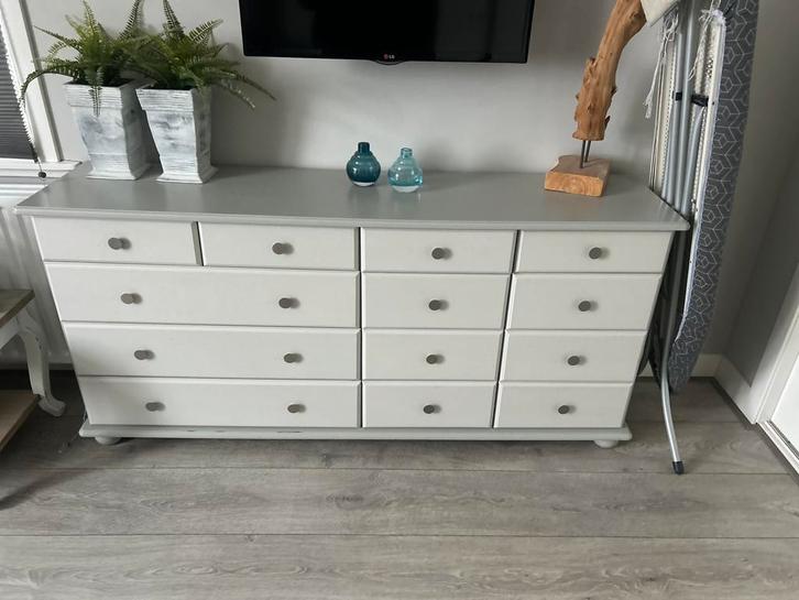 Gratis dressoir - grijs geverfd - lade kast - leuke kast, Huis en Inrichting, Kasten | Ladekasten, Zo goed als nieuw, Minder dan 100 cm