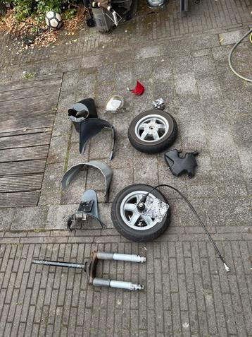 Piaggio zip 2t onderdelen beschikbaar voor biedingen