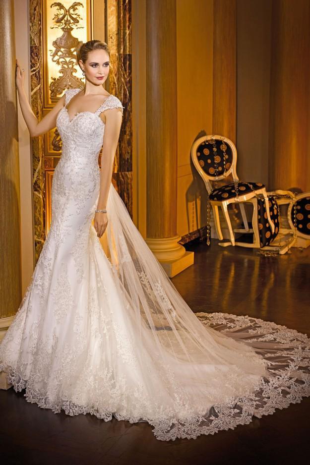 Romantische strakke jurk Direct leverbaar, Kleding | Dames, Trouwkleding en Trouwaccessoires, Zo goed als nieuw, Trouwjurk, Wit