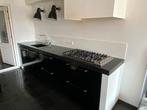 Moderne zwarte hoogglans keuken met natuurstenen blad, Huis en Inrichting, Ophalen, Gebruikt, Zwart, Graniet of Steen