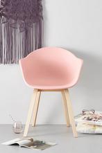 2x Roze design stoel met houten poten, Huis en Inrichting, Stoelen, Modern design, Twee, Overige kleuren, Zo goed als nieuw