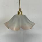 Brocante gegolfd parasol hanglamp melkglas Art Deco messing, Brocante Art Deco, Gebruikt, Onbekend, Ophalen of Verzenden