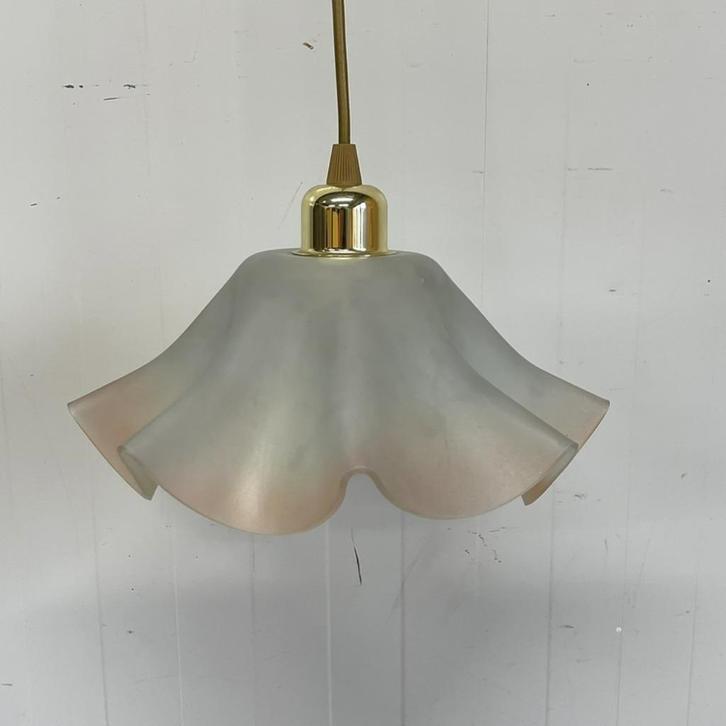 Brocante gegolfd parasol hanglamp melkglas Art Deco messing, Huis en Inrichting, Lampen | Hanglampen, Gebruikt, Minder dan 50 cm
