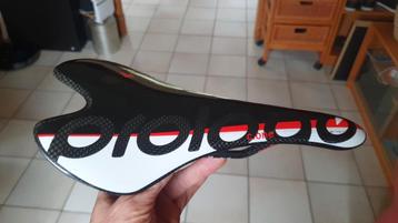 Prologo c-one carbon zadel beschikbaar voor biedingen