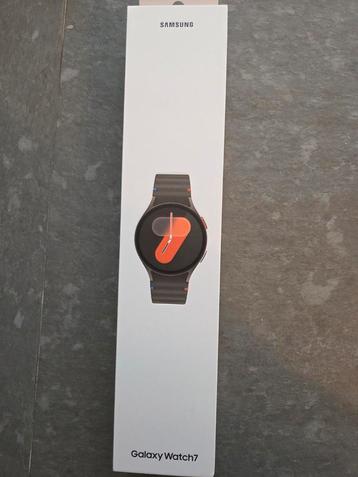 Samsung Galaxy Watch 7 Nieuw in doos beschikbaar voor biedingen