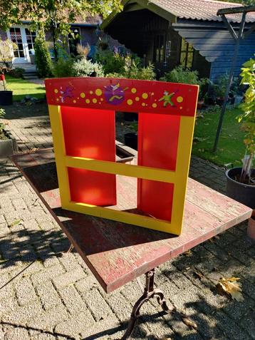 3 Leuke Poppenkasten voor Kinderen beschikbaar voor biedingen