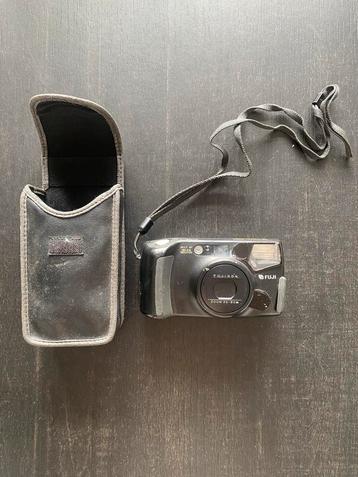 Ouderwetse Fuji Compact Camera met Tas beschikbaar voor biedingen