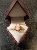 gouden ring met schelp camee gemerkt 2x merkteken en 585, Ophalen of Verzenden, Goud