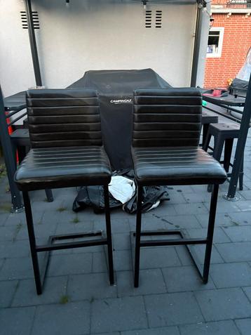 2 nette barkrukken geen schade aan weinig gebruikt beschikbaar voor biedingen