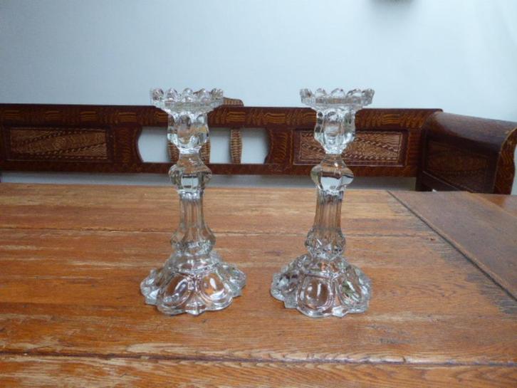 2 art deco robuuste persglazen kandelaars, Antiek en Kunst, Antiek | Kandelaars, Glas, Ophalen of Verzenden
