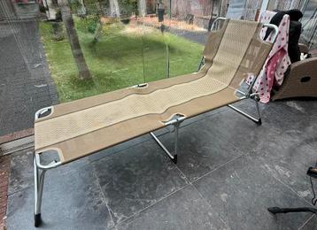 Dukdalf hoog lichtgewicht ligbed beschikbaar voor biedingen