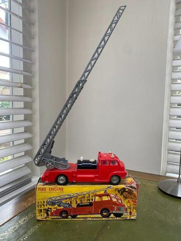 Brandweer autoladder Hong Kong Laurie Toys met doos beschikbaar voor biedingen