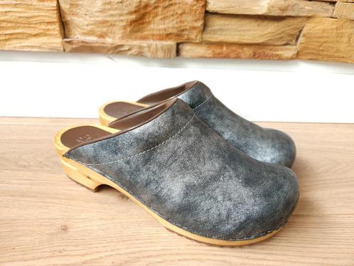 Sanita klompjes instappers ZGAN! maat 41 grijs zilver, Kleding | Dames, Schoenen, Zo goed als nieuw, Instappers, Grijs, Ophalen of Verzenden