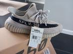 Adidas Yeezy Boost 350 V2 Slate/Black/Slate - Maat 42, Kleding | Heren, Schoenen, Bruin, Nieuw, Ophalen of Verzenden, Sneakers of Gympen