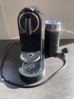 Nespresso Citiz & milk zwart incl koffie en cuphouders, Gebruikt, Koffiemachine, Ophalen of Verzenden, Koffiepads en cups