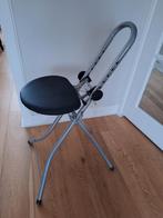 Inklapbare Strijkstoel - Ruimtebesparend!, Huis en Inrichting, Stoelen, Gebruikt, Zwart, Ophalen of Verzenden, Metaal