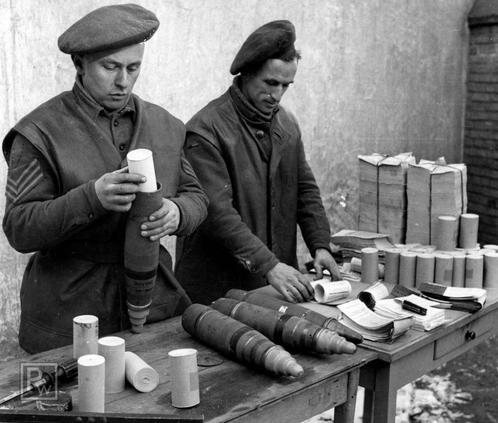 = Geallieerde Flyer Verschoten In Granaten Voor De Duitsers, Verzamelen, Militaria | Tweede Wereldoorlog, Duitsland, Ophalen of Verzenden
