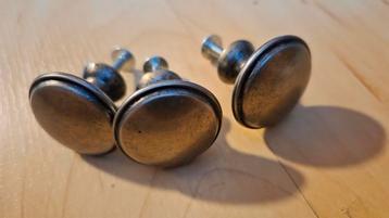 Hemnes Ikea knoppen beschikbaar voor biedingen