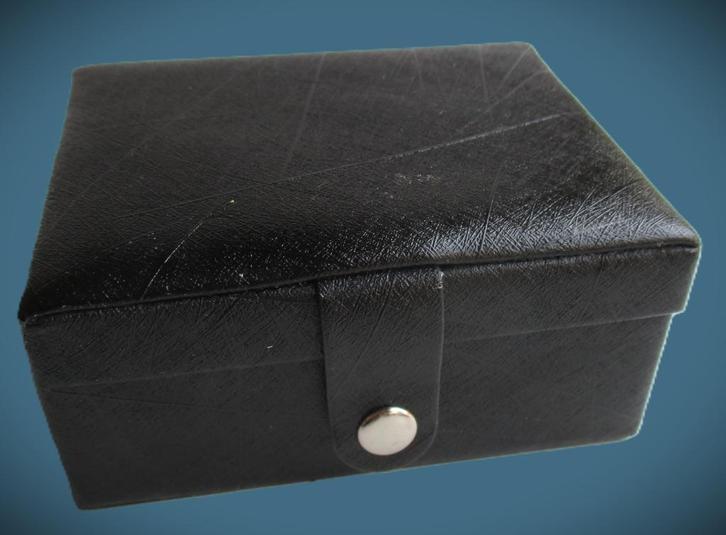 Oorbellen doosje reis~Ringdoosje~Zwart~Ringendoosje, Sieraden, Tassen en Uiterlijk, Beautycases, Zo goed als nieuw, Hardcase, Zwart