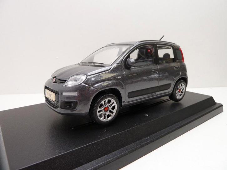 Fiat Panda  '' Bburago '', Hobby en Vrije tijd, Modelauto's | 1:24, Zo goed als nieuw, Bburago, Ophalen of Verzenden